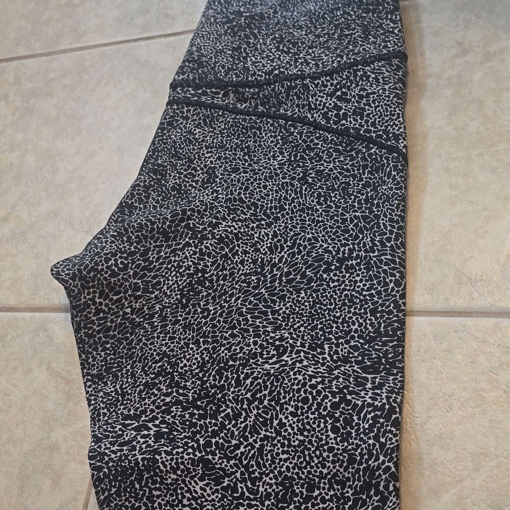 Lululemon In Movement 25" Tight Everlux Leggings - Women's Size 12
